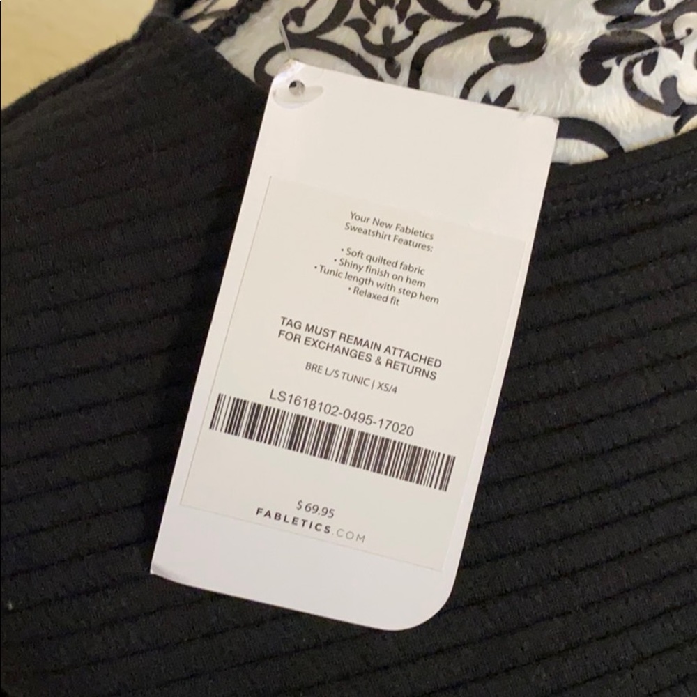 Nwt Fabletics top - Picture 3 of 3